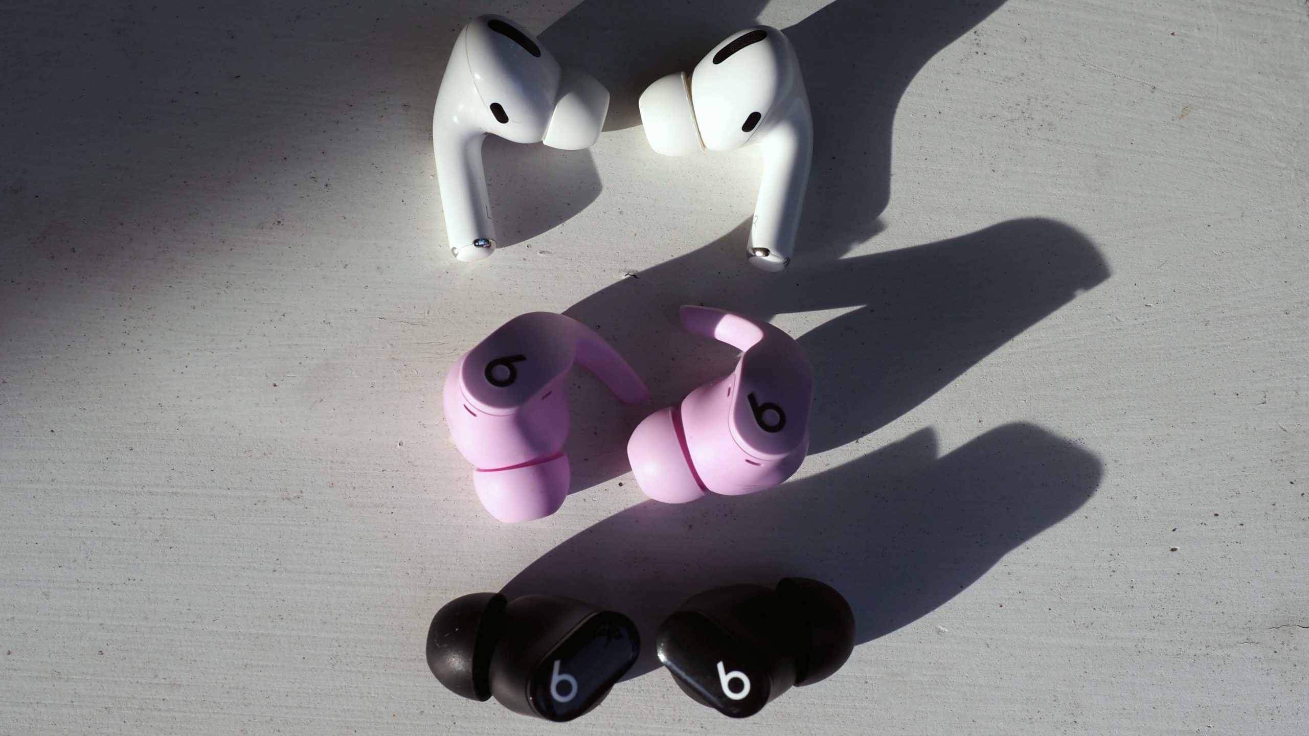 From top to bottom: AirPods Pro, Beats Fit Pro, Beats Studio Buds. (Photo: Caitlin McGarry/Gizmodo)