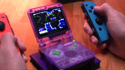 Incredible Mod Turns the Game Boy Advance Into a Mini Switch With Joy-Con and Dock Support