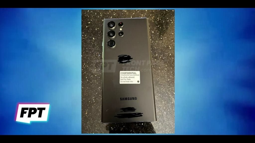 A look at the back of the purported Galaxy S22 Ultra.  (Screenshot: FrontPageTech / YouTube)