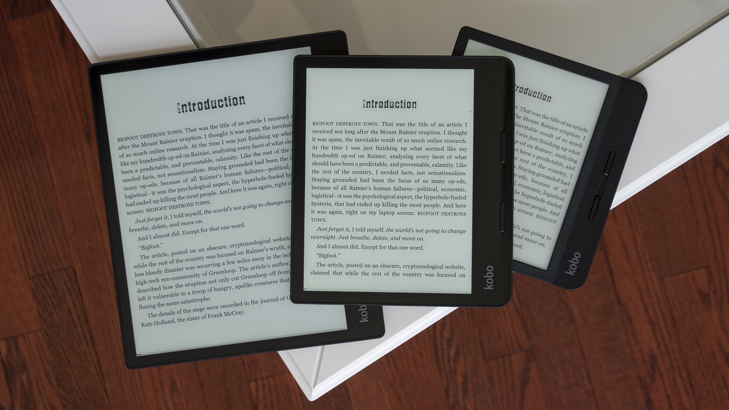 The 8-inch Kobo Sage (centre) is smaller than the 10.3-inch Kobo Elipsa (left) and slightly larger than the 7-inch Kobo Libra (right). (Photo: Andrew Liszewski - Gizmodo)