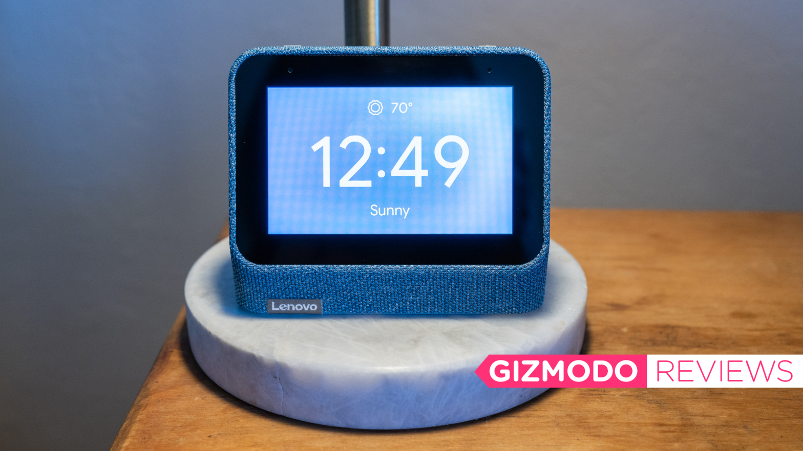The Lenovo Smart Clock 2 is cute and unassuming.  (Photo: Florence Ion / Gizmodo)