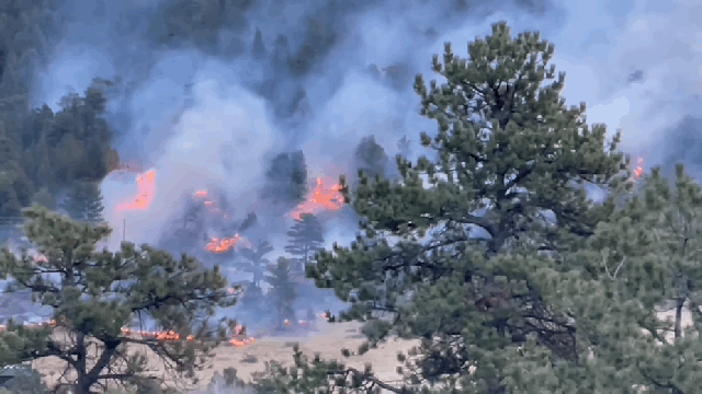 The Gateway to Rocky Mountain National Park Is on Fire — In November