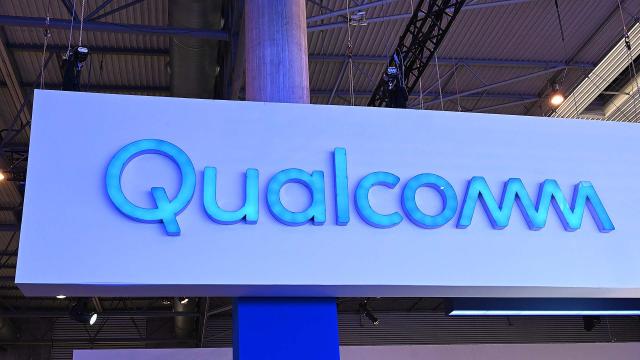 Qualcomm Plans to Take on Apple’s M-Series Chips With Next-Gen CPUs… in 2023