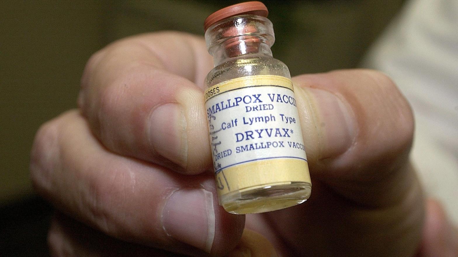 A vial of dried smallpox vaccination is shown December 5, 2002 in Altamonte Springs, Florida. (Image: Scott A. Miller, Getty Images)