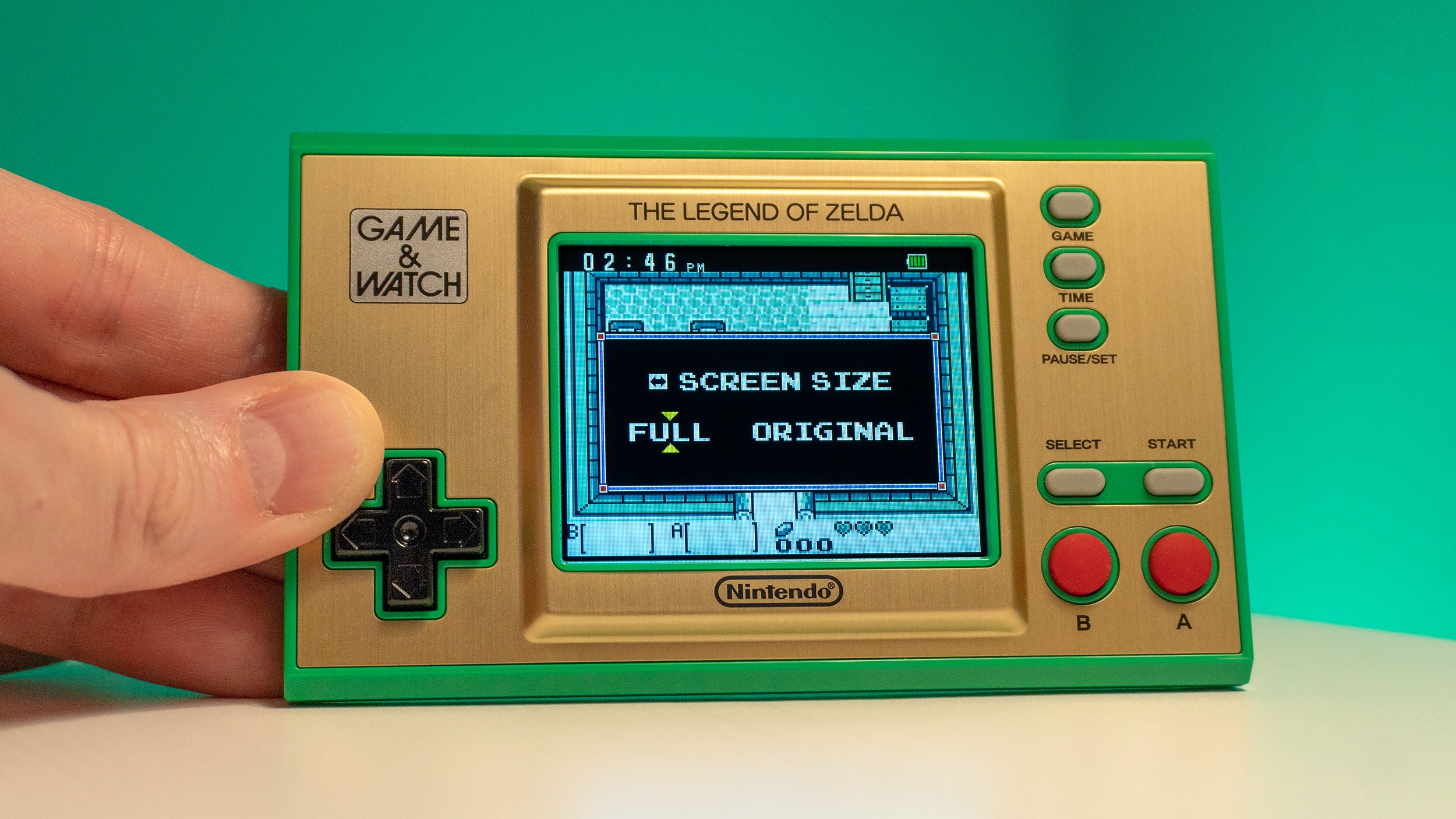 You can toggle between the box aspect ratio of the game as it appeared on the Game Boy's screen, or stretch it out to fill the G&W's slightly wider display. (Photo: Andrew Liszewski - Gizmodo)