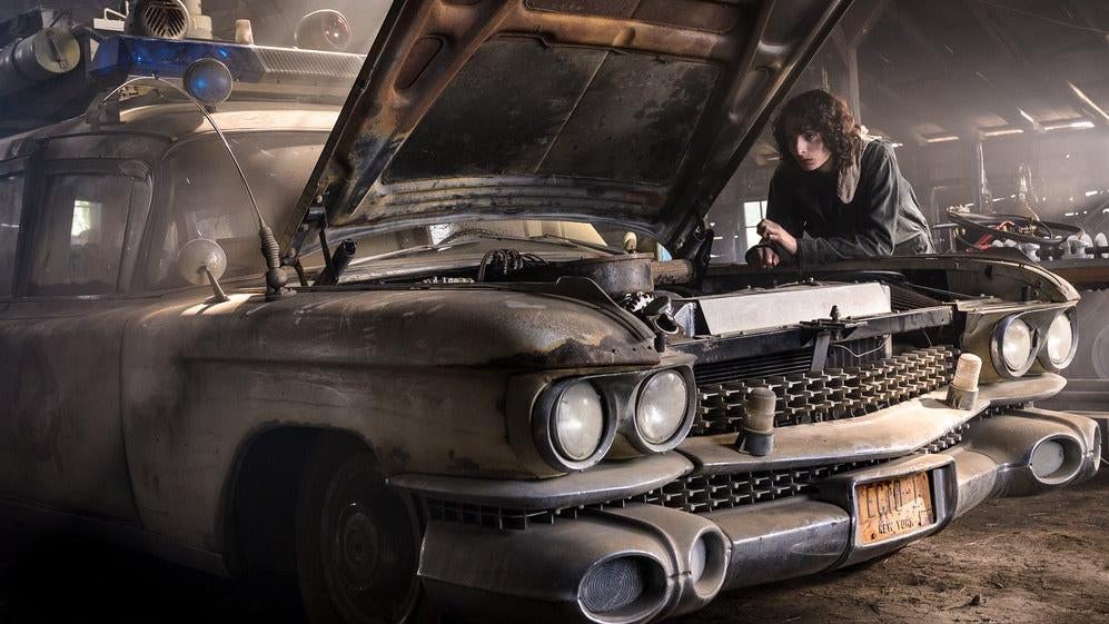 Just as Trevor looks under the hood of the Ecto-1, we look under the hood of Afterlife. (Image: Sony Pictures)