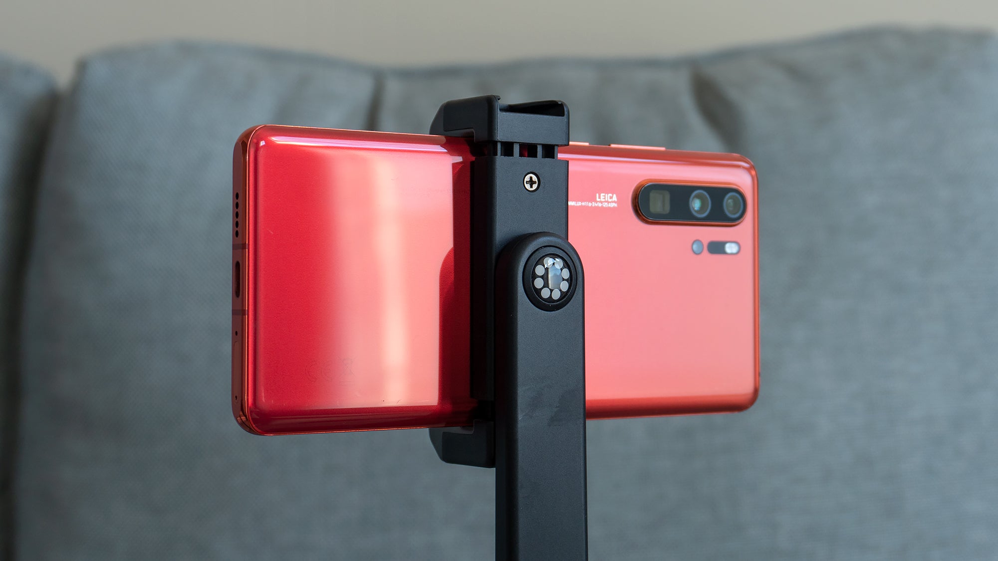 The medium-sized version of the PodZilla includes a surprisingly decent adjustable smartphone mount that holds a device very securely. (Photo: Andrew Liszewski - Gizmodo)