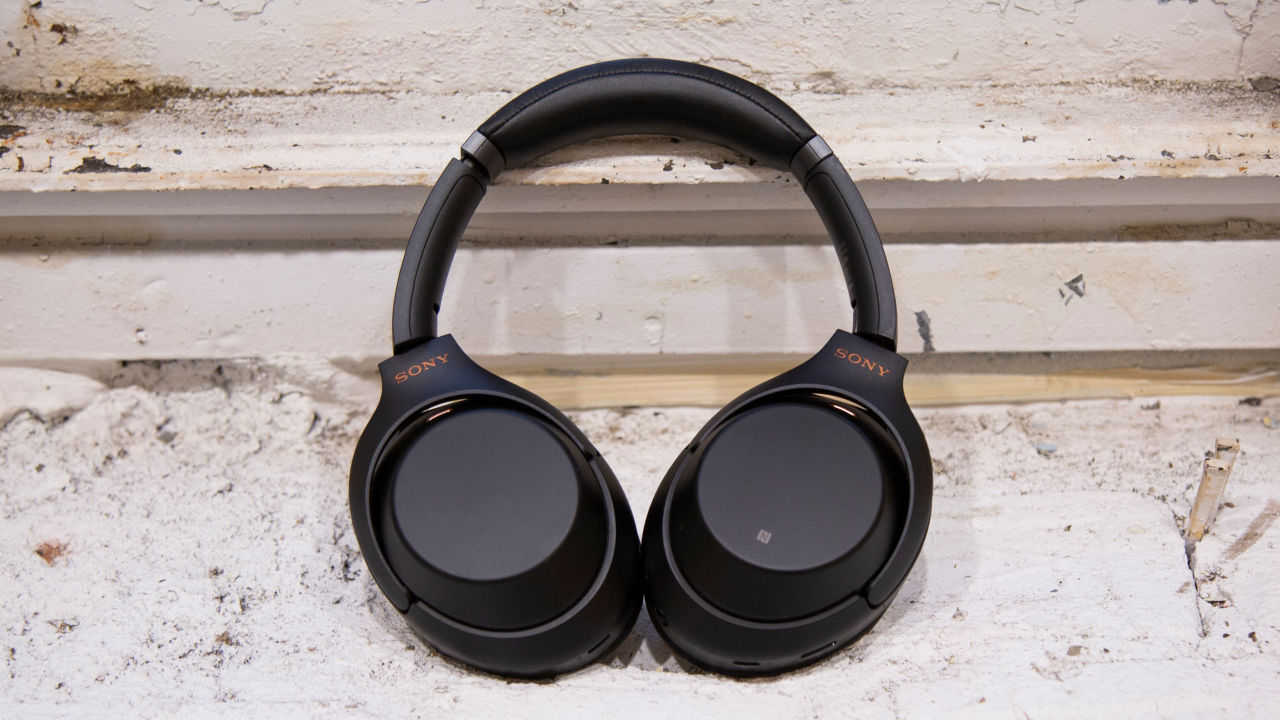 Our Favourite Sony Noise-Cancelling Headphones Are $100 off Right Now