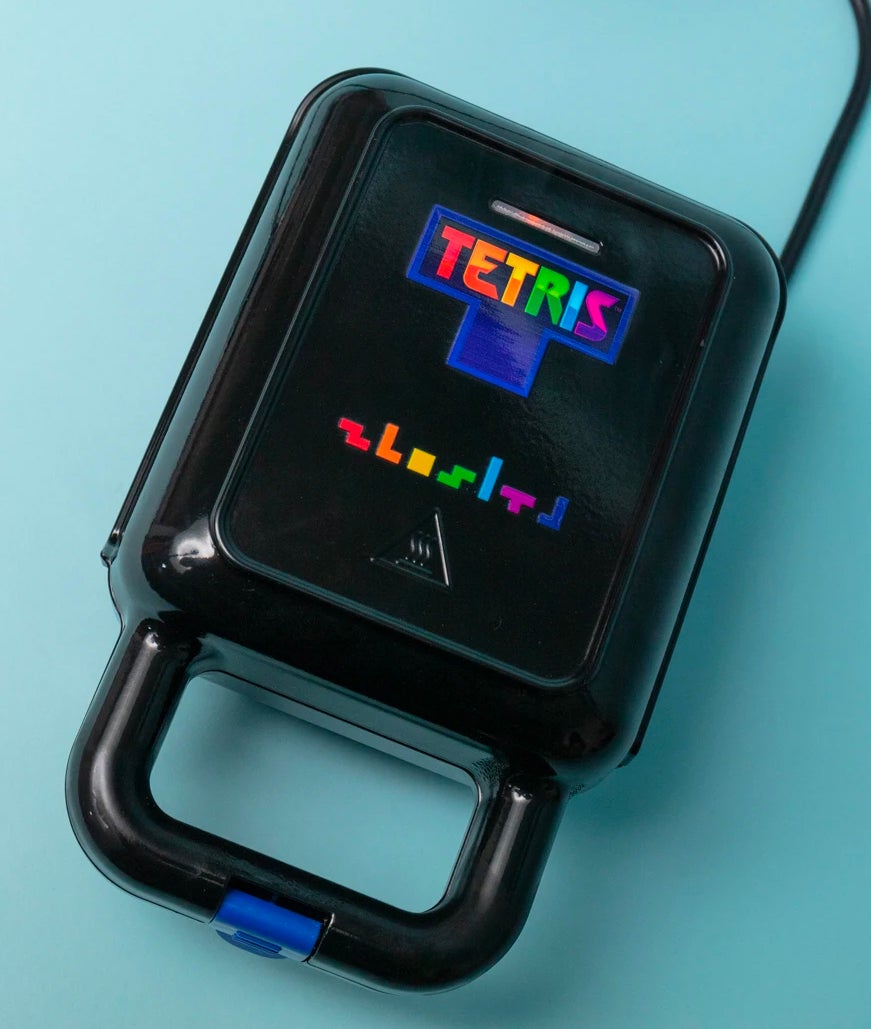 Gift Me This Waffle Maker Makes Tetris Pieces That Disappear Without Any Stacking