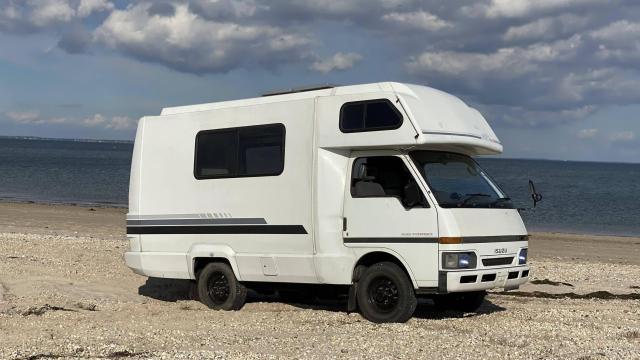 This Isuzu Fargo 4×4 Camper Is An Old JDM RV You Can Actually Live With