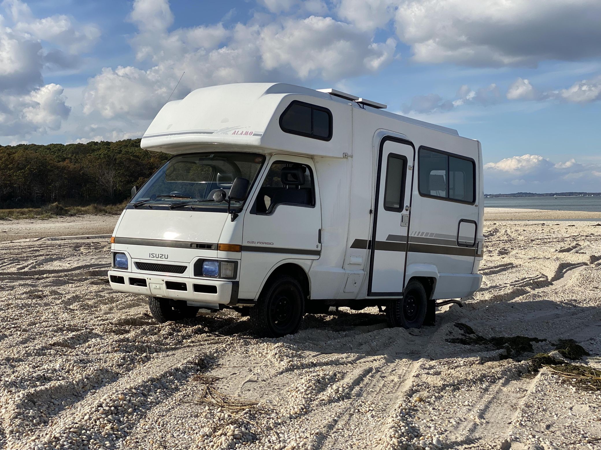 This Isuzu Fargo 4×4 Camper Is An Old JDM RV You Can Actually Live With