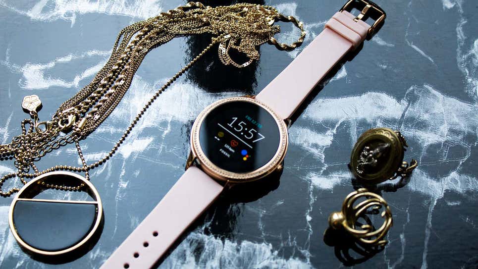 Will a Pixel Watch with Wear OS be the Apple Watch rival Android has been missing? (Photo: Victoria Song / Gizmodo)