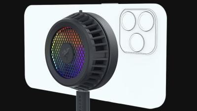 Razer’s New MagSafe Cooling Fan Brings RGB to Your iPhone, Because Why Not