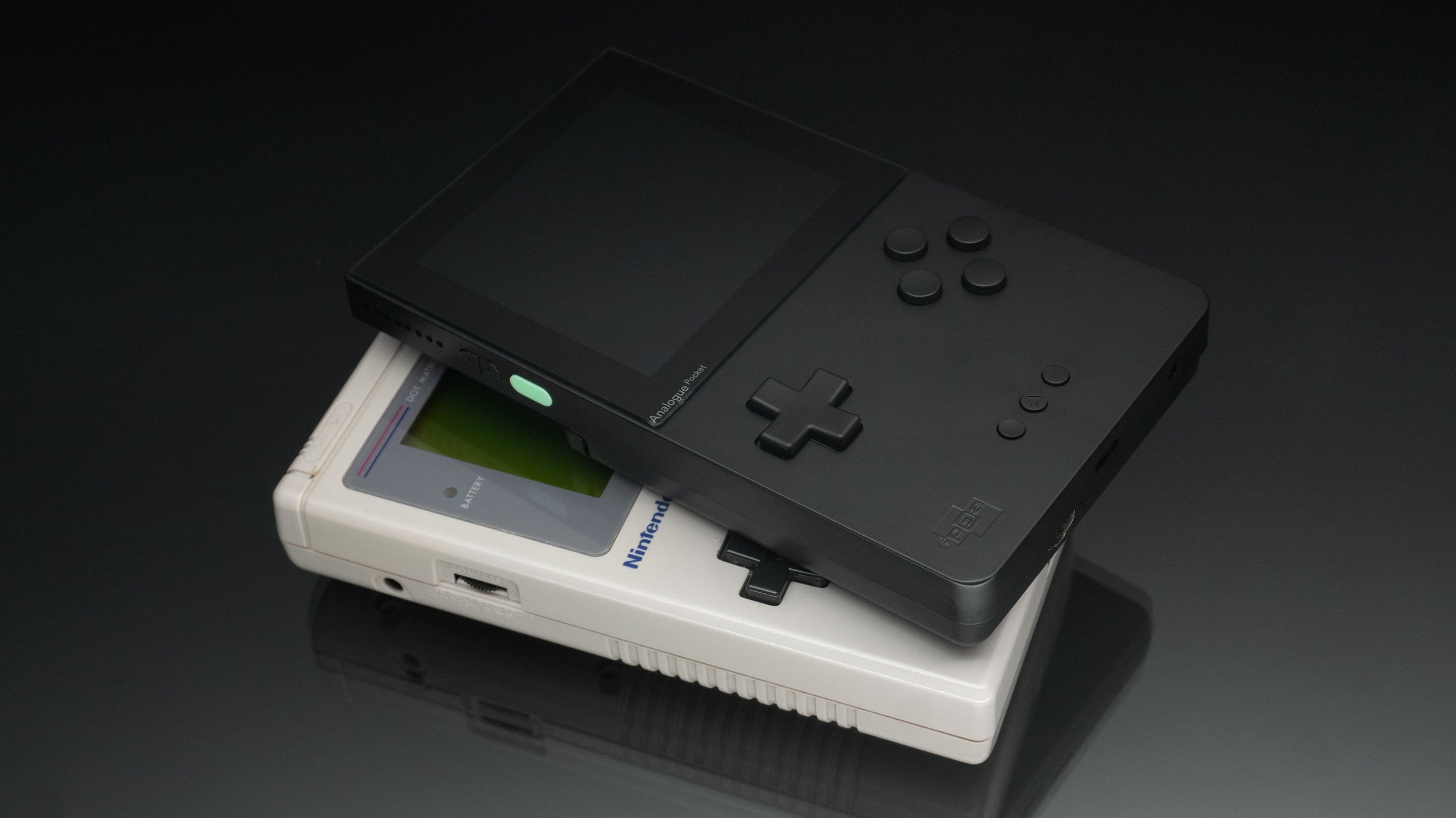 The Analogue Pocket is nearly identical in size to the original Game Boy, but a bit thinner. (Photo: Andrew Liszewski/Gizmodo)