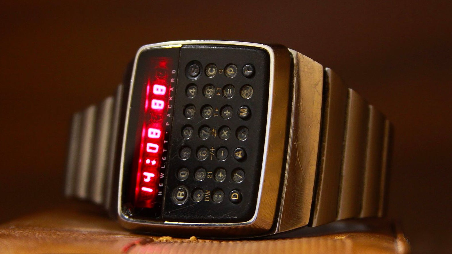 11 Early Smartwatch Attempts That Were Extremely Dumb
