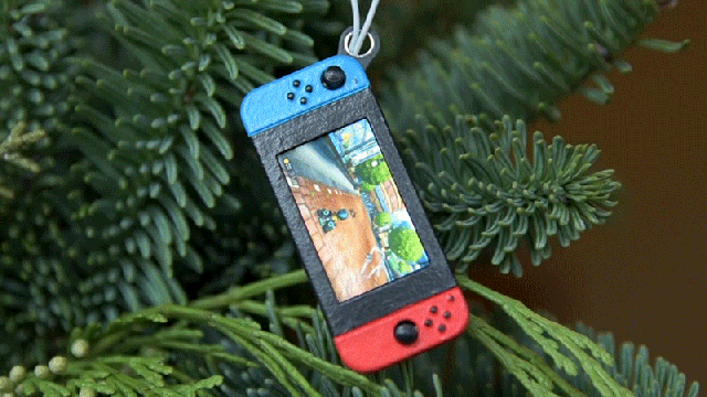 You’ll Be Evergreen With Envy Over This Tiny Nintendo Switch Ornament With a Working Screen