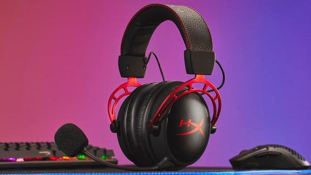 HyperX’s New Gaming Headphones Get 300 Hours of Battery Life, and I Don’t Know How That’s Possible