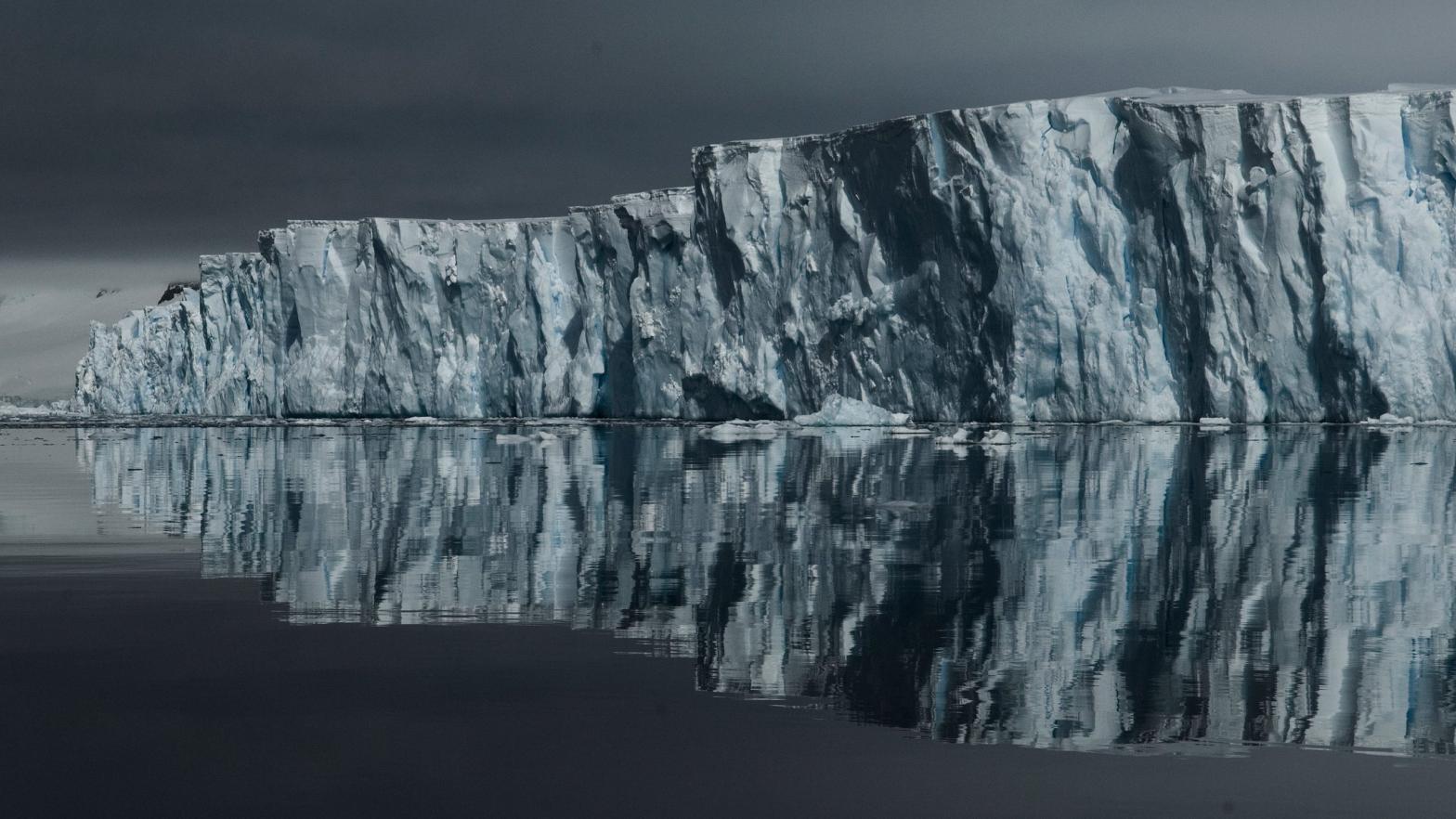 The front of Thwaites Glacier, as seen from a research cruise. (Photo: British Antarctic Survey)