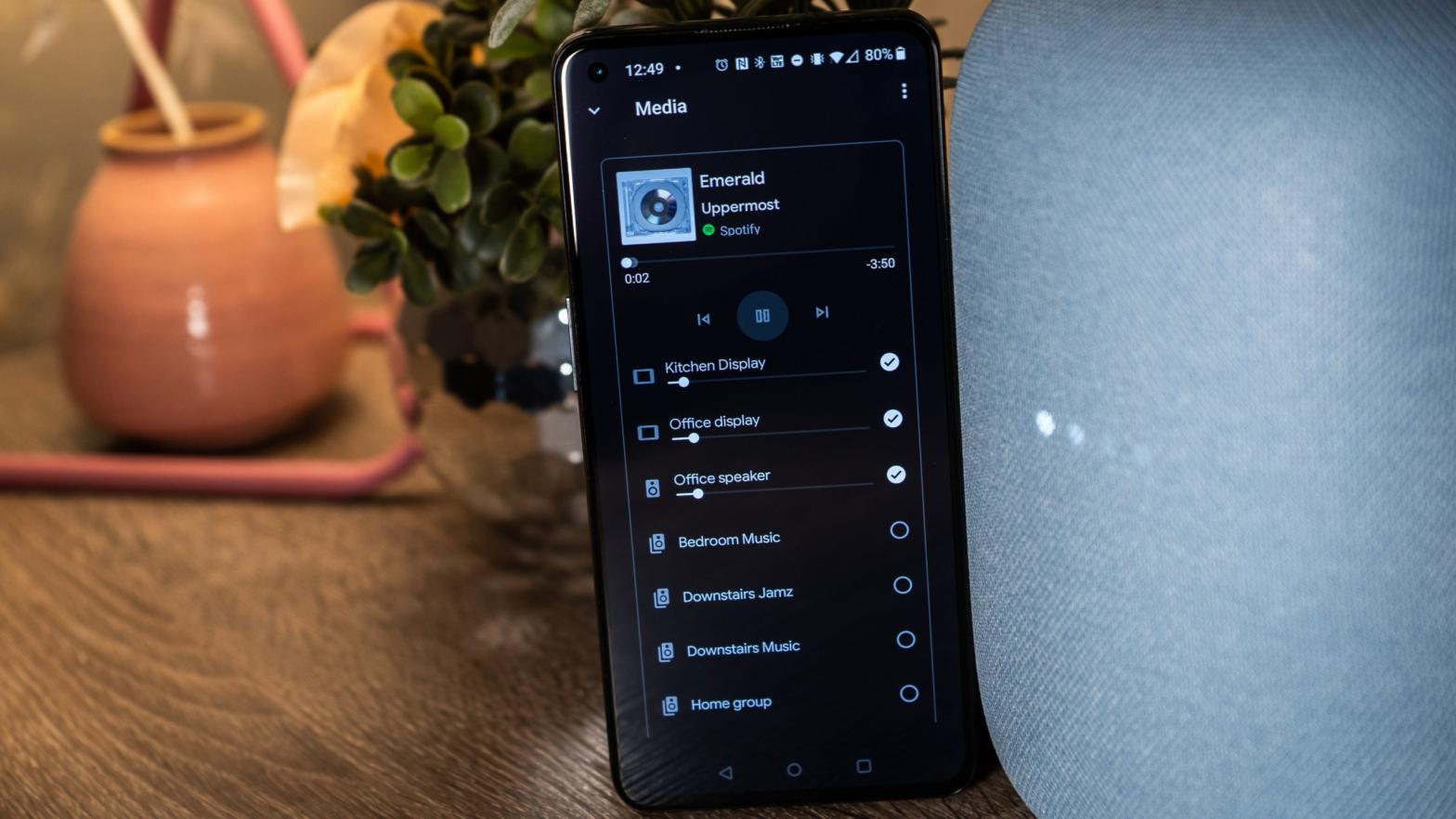 Google Home requires you to individually adjust each device's volume when casting to a speaker group.  (Photo: Florence Ion / Gizmodo)