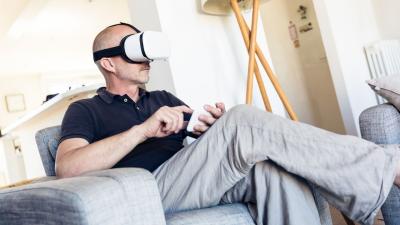 Here’s What I Learned From Strapping a VR Headset to My Dad’s Head
