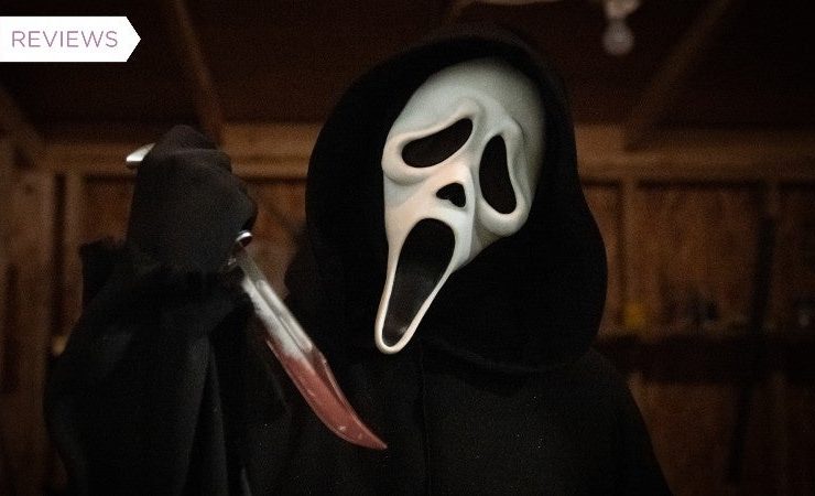 Ghostface returns in Scream, the unnumbered fifth film in the horror franchise. (Image: Paramount)