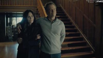 Scream Meets Twin Peaks in This Clip From Courteney Cox’s New Starz Series