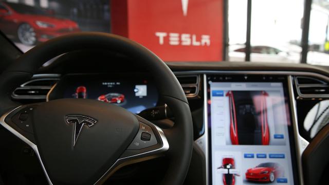 Tesla Driver Who Crashed While Using Autopilot Facing Vehicular Manslaughter Charges