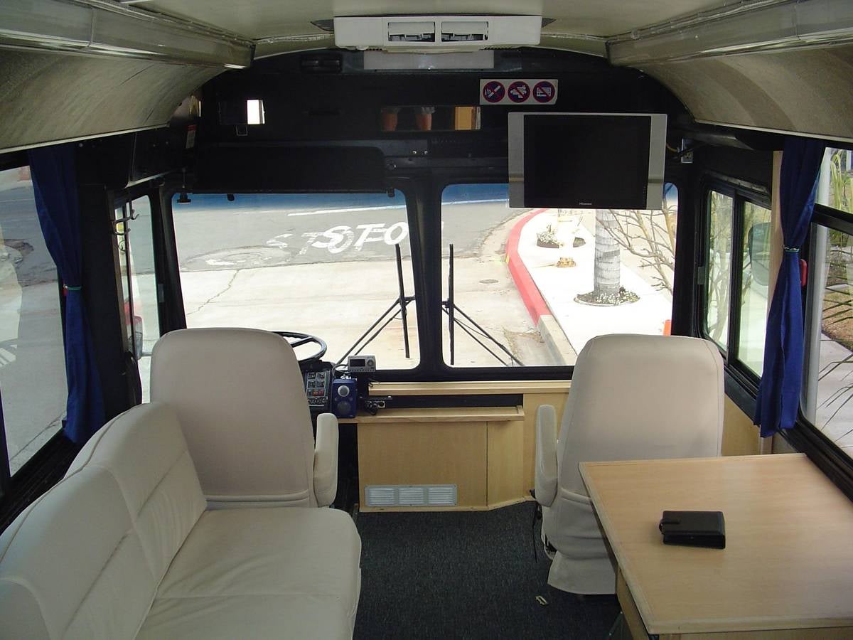This City Bus Is a Cozy Custom RV for a Surprisingly Reasonable Price