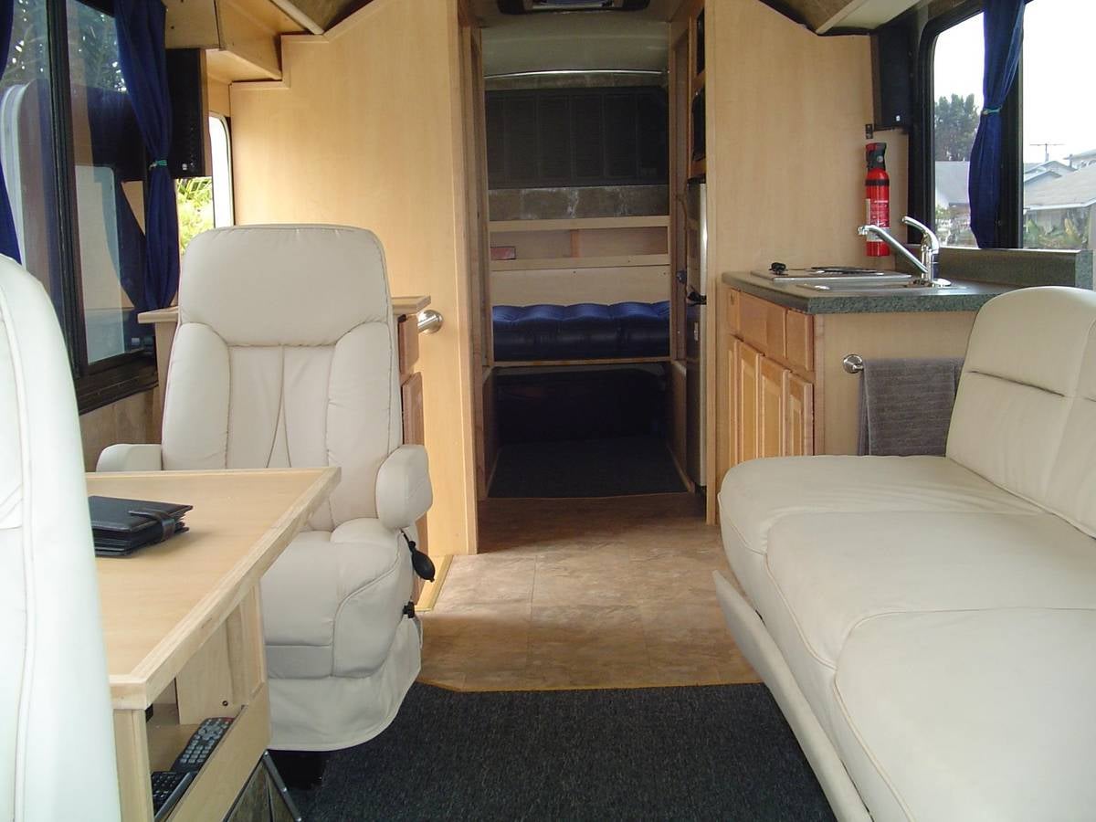 This City Bus Is a Cozy Custom RV for a Surprisingly Reasonable Price