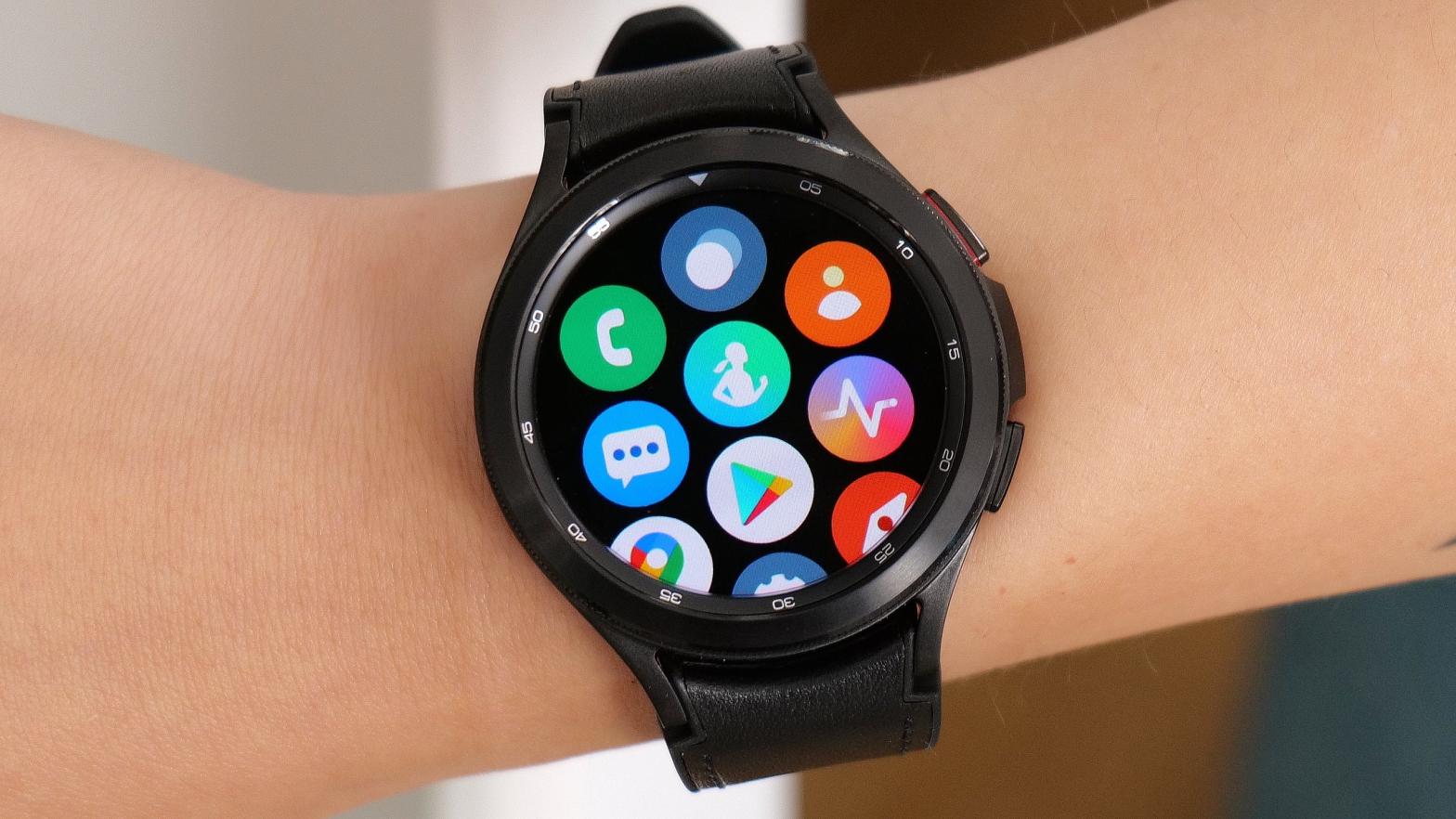 Samsung's Galaxy Watch 4 was the first Wear OS 3 smartwatch. (Photo: Victoria Song/Gizmodo)