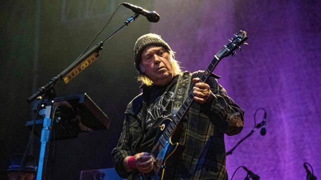 Neil Young Wants Music Pulled From Spotify Over Joe Rogan’s Misinformation: Report