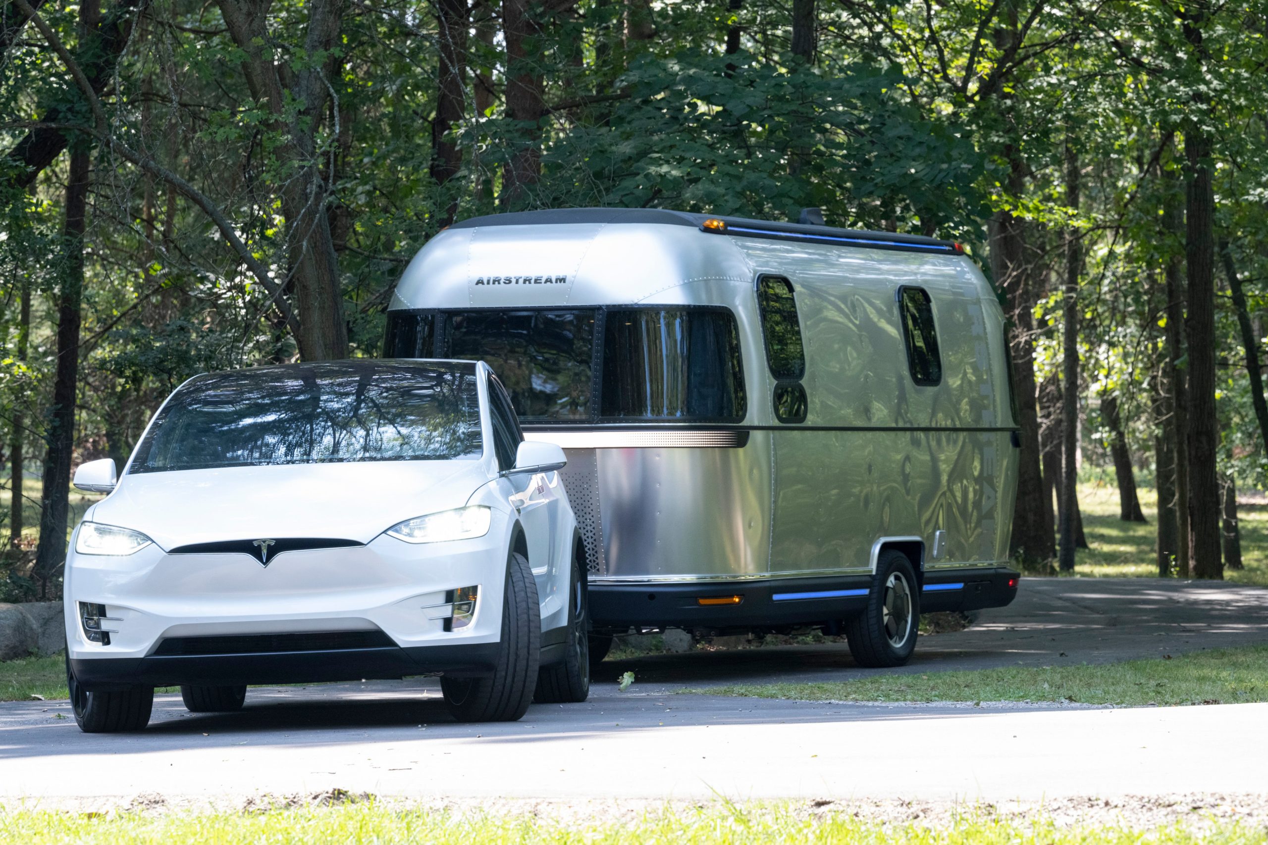 Airstream’s Electric Camper Fixes The Most Annoying Issues With Towing