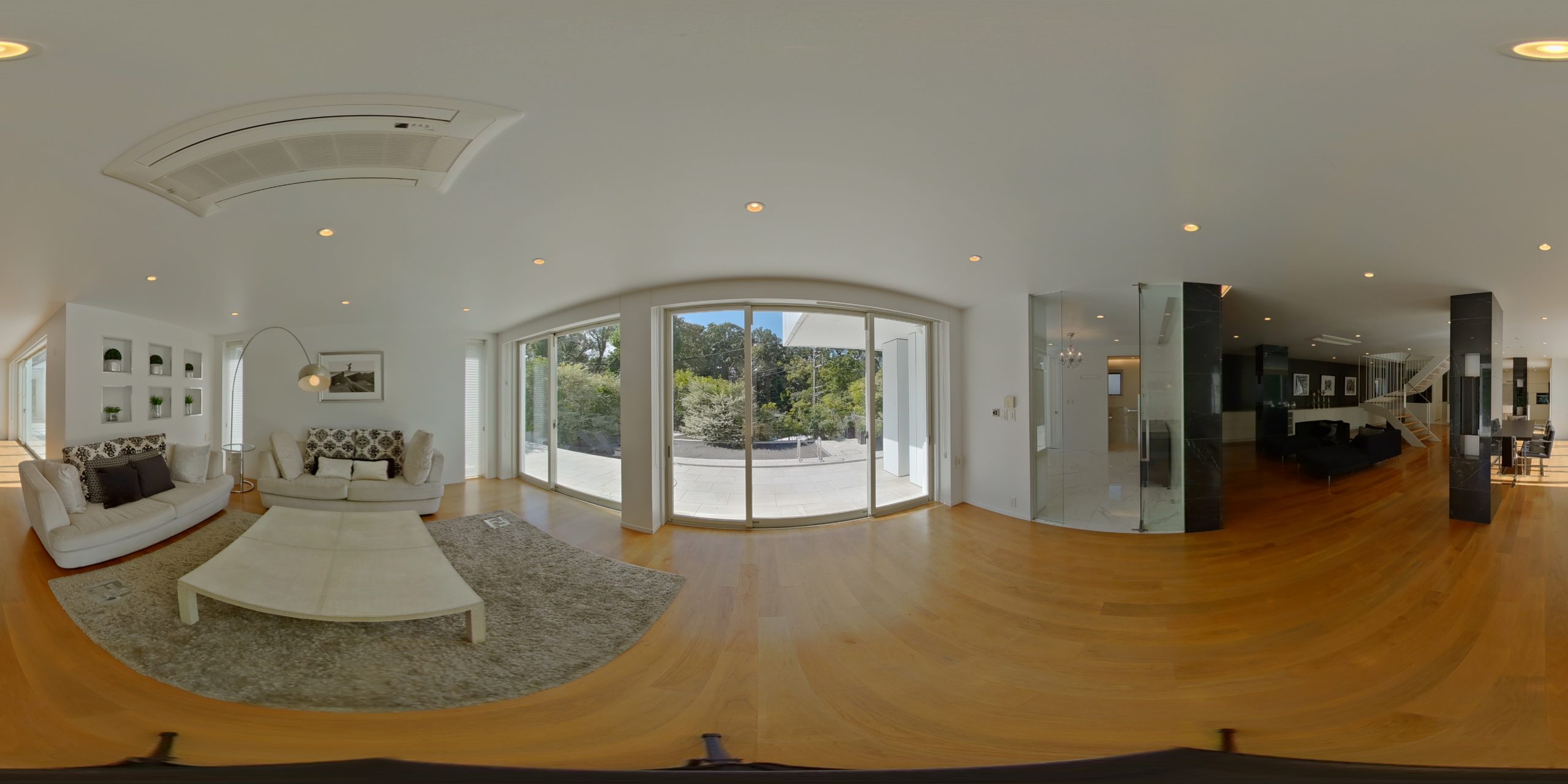 If you've browsed house or Airbnb listings recently, you've experienced one of the more popular uses of 360-degree cameras today. (Image: Ricoh)