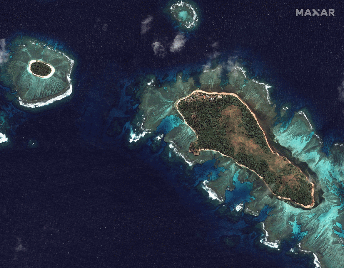 Gif: Satellite image ©2022 Maxar Technologies/Earther