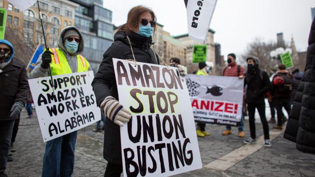 Amazon Illegally Threatened Workers Over Union Push, U.S. Labour Board Claims