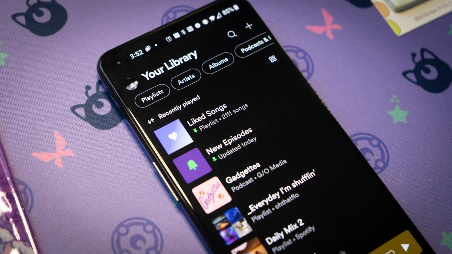 Maybe you're feeling like it's time to say goodbye to Spotify? There are alternatives.  (Photo: Florence Ion / Gizmodo)