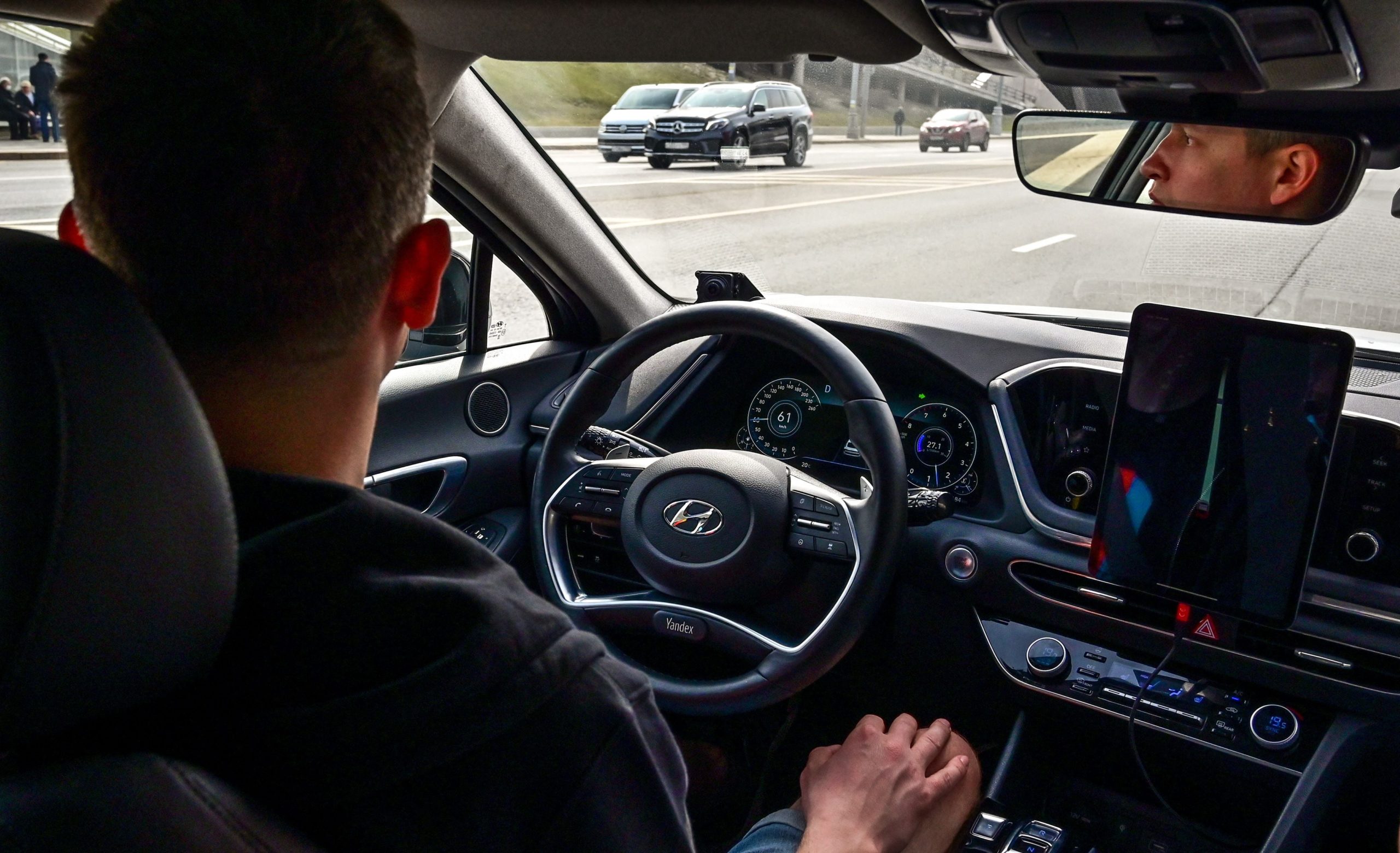 Steering Wheel Sensors Won’t Save Us From Distracted Drivers