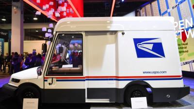 Biden Admin Calls on Postal Service to Cancel Its Plans for Gas-Guzzling Fleet of Vehicles