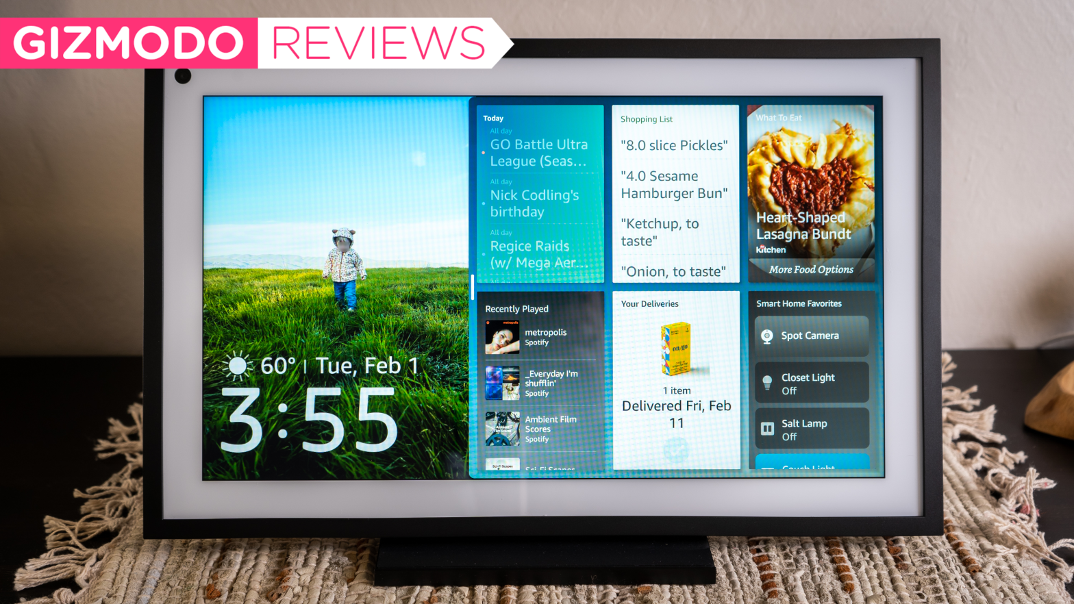 The Echo Show 15 is Amazon's biggest smart display to date. (Photo: Florence Ion / Gizmodo)