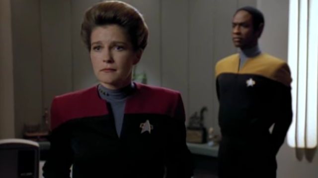 One of Star Trek: Voyager’s First Truly Great Moments Is a Fascinating Glimpse at What Might Have Been