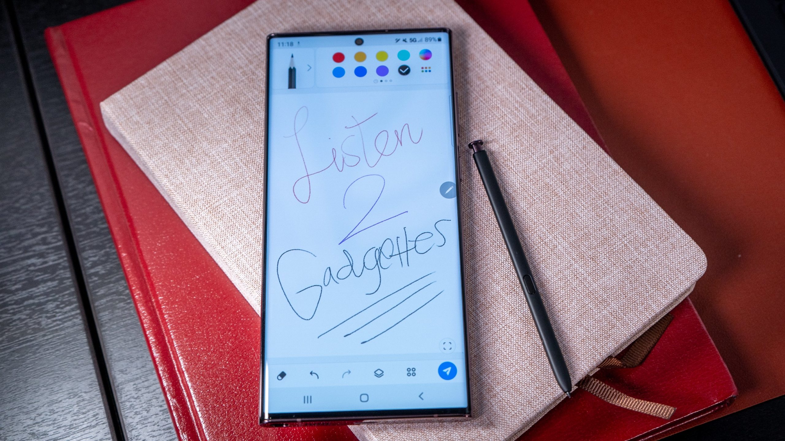 The S Pen is back with all of its fluid features.  (Photo: Florence Ion / Gizmodo)