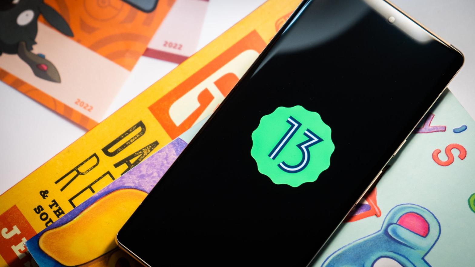 Android 13 is coming to a phone near you — soon. Eventually. (Photo: Florence Ion / Gizmodo)