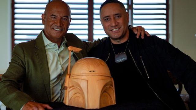 Temuera Morrison Gifted an Awesome Māori-Style Carving of Boba Fett’s Helmet