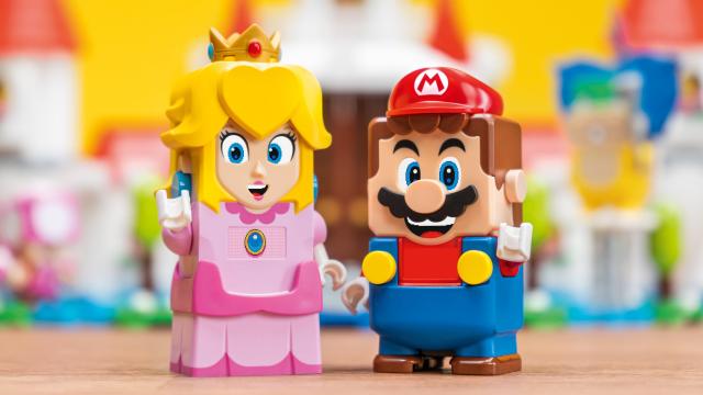 Our Lego Princess Is in Another Super Mario Castle You’ll Need to Add to Your Collection
