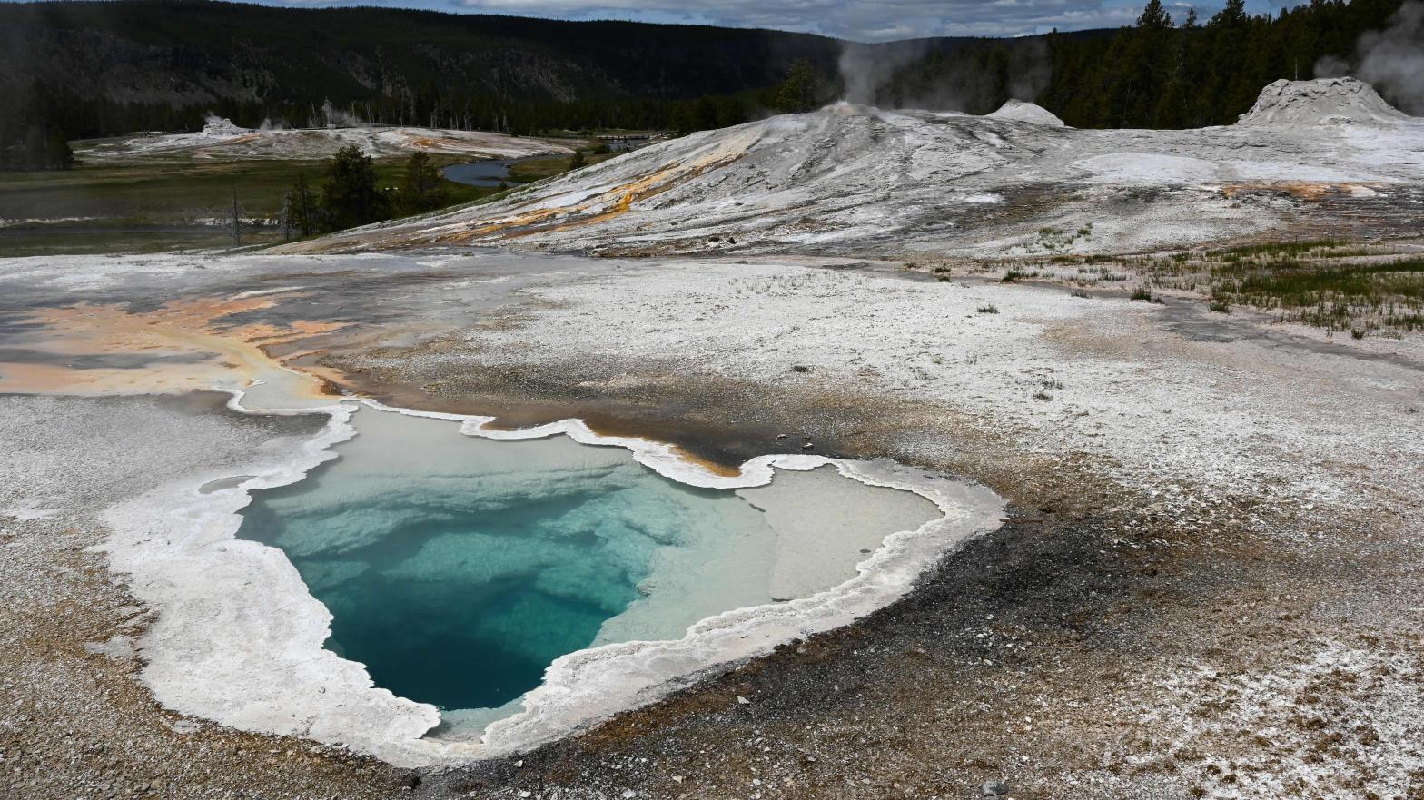 Heart Spring in Yellowstone National Park. (Photo: Daniel SLIM / AFP, Getty Images)