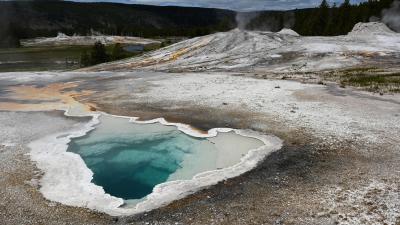 Geophysicists Mapped the ‘Plumbing’ That Feeds Yellowstone’s Famous Hot Springs