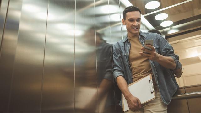 Ask Giz: Why Can’t I Get Reception in an Elevator?