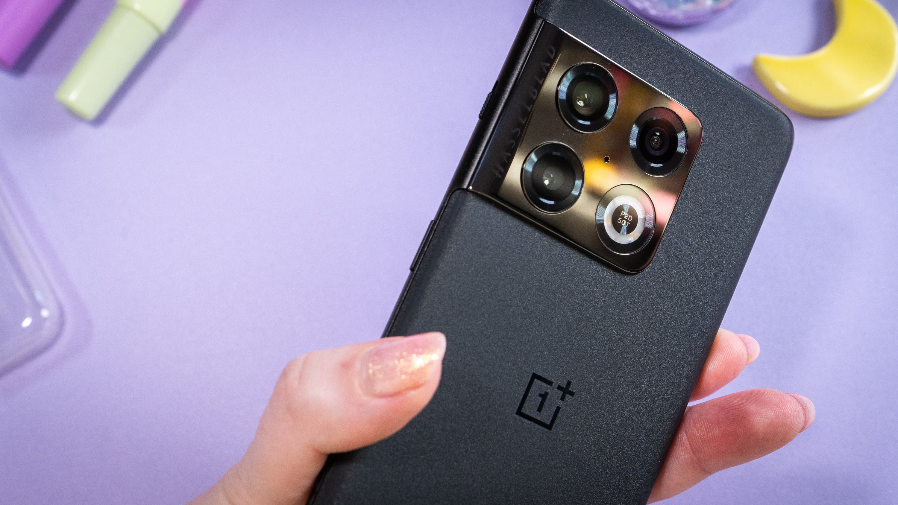 The OnePlus 10 Pro has very capable cameras.  (Photo: Florence Ion / Gizmodo)