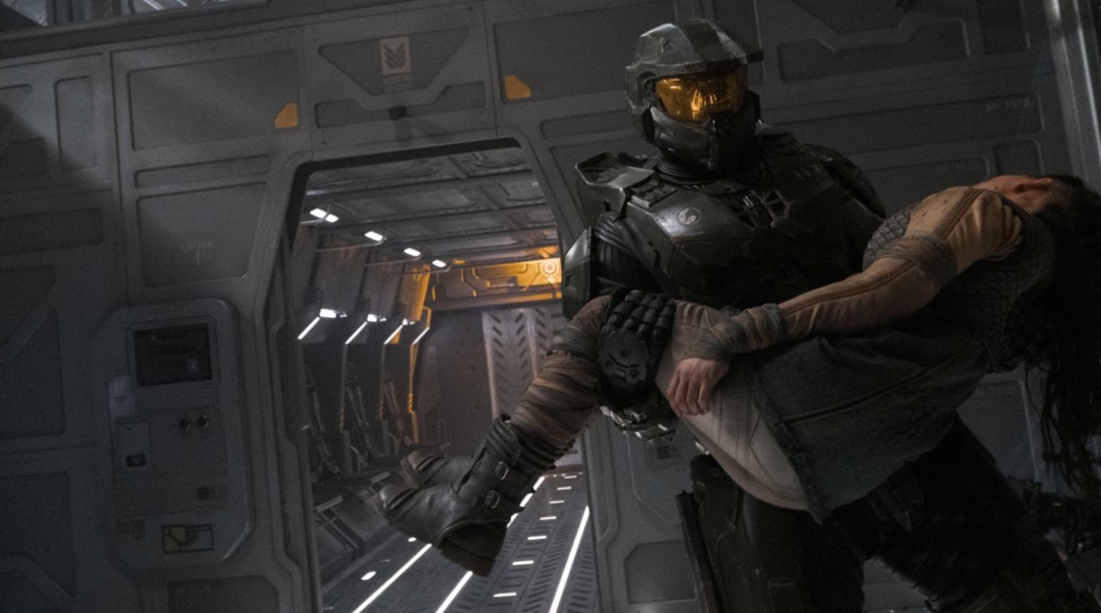Master Chief carries the new Halo show. (Image: Paramount+)
