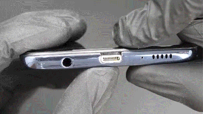 Most Cursed Prank Ever: an Engineer Created the First Android Phone With an Apple Lightning Port